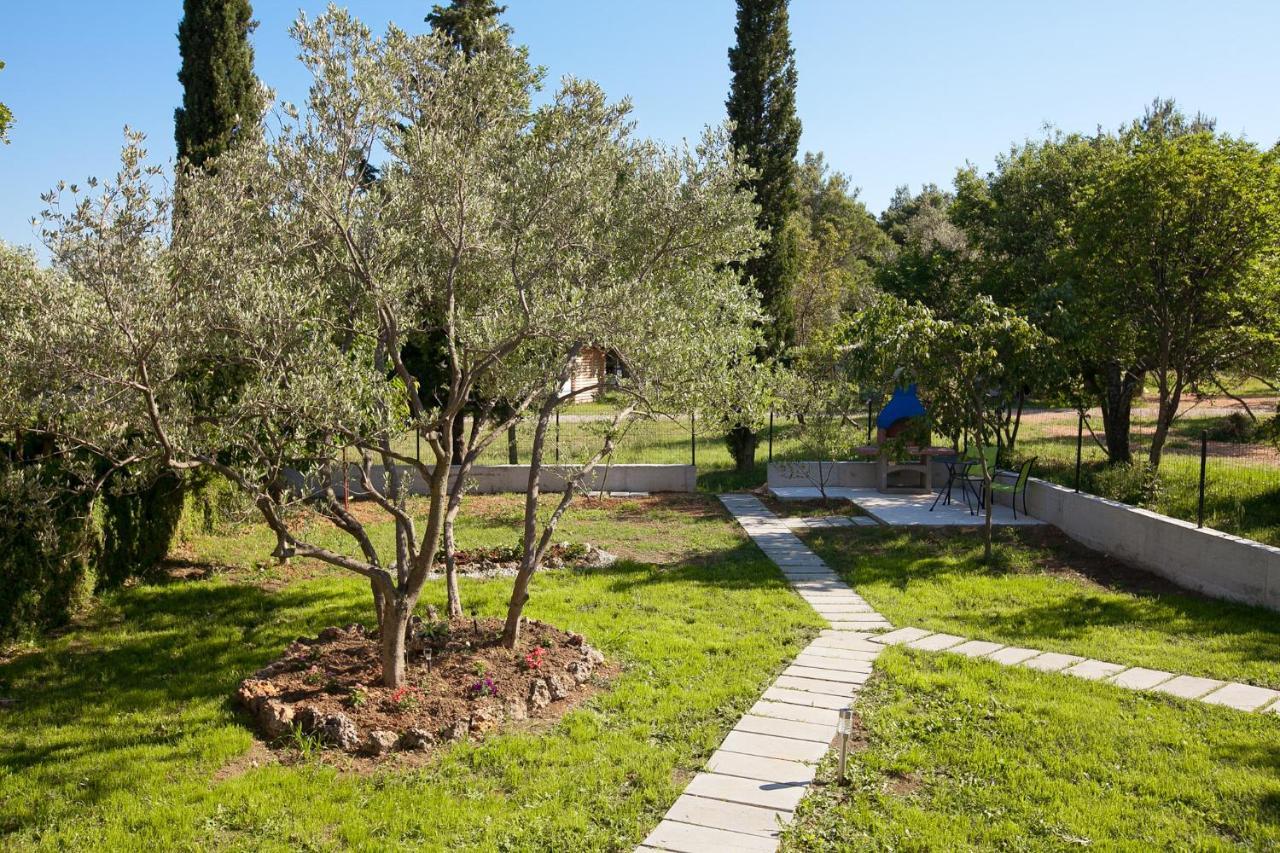 Apartmani Lea Starigrad Paklenica Exterior photo